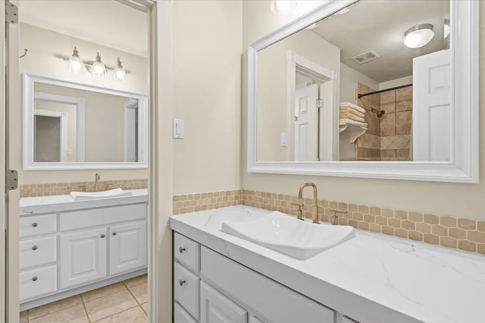 91 Duck Lake Drive Lakeway, TX 78734