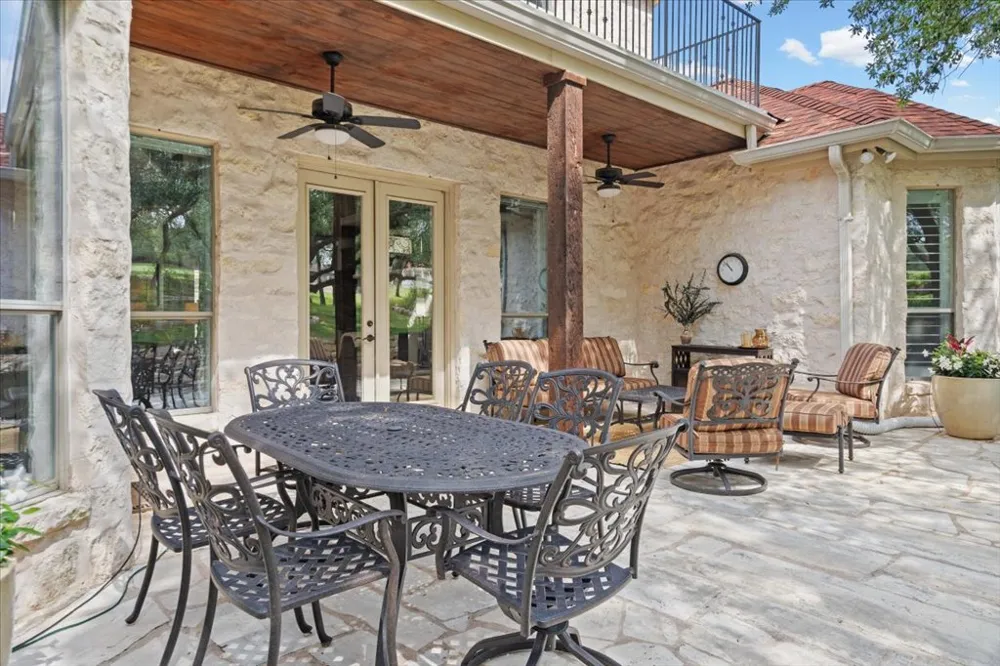 91 Duck Lake Drive Lakeway, TX 78734