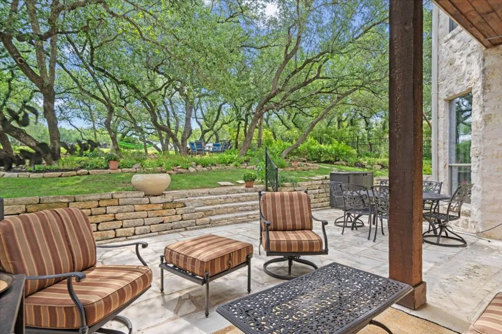 91 Duck Lake Drive Lakeway, TX 78734