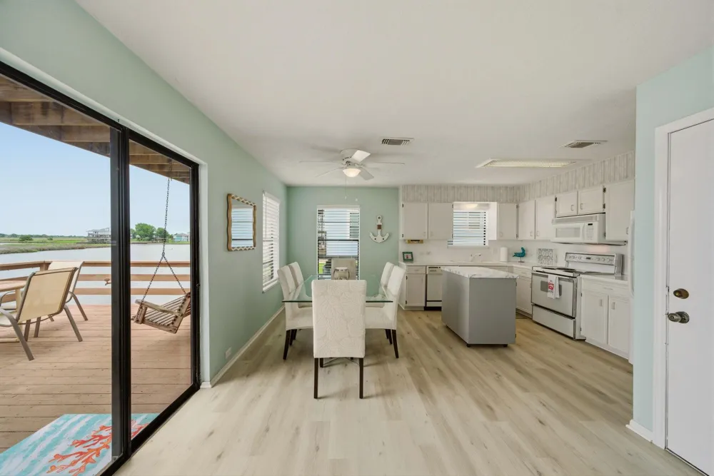 215 Redfish Drive Freeport, TX 77541