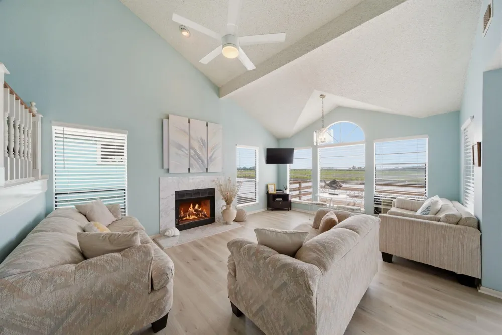 215 Redfish Drive Freeport, TX 77541
