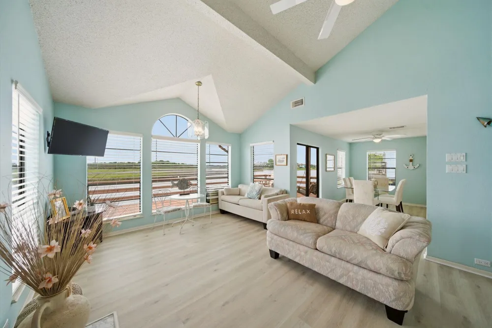 215 Redfish Drive Freeport, TX 77541