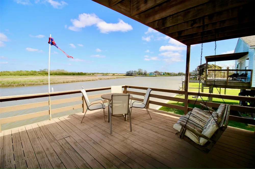 215 Redfish Drive Freeport, TX 77541