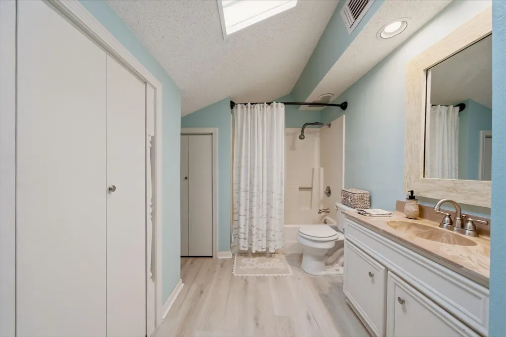 215 Redfish Drive Freeport, TX 77541
