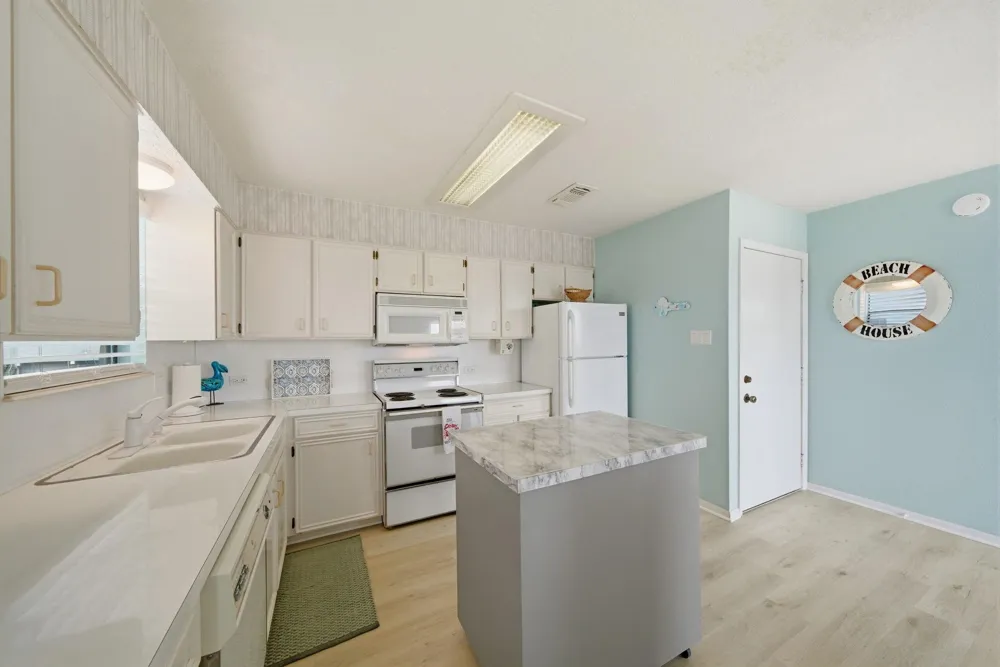 215 Redfish Drive Freeport, TX 77541