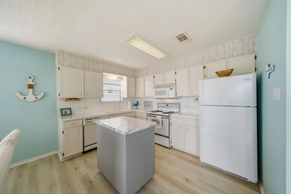 215 Redfish Drive Freeport, TX 77541