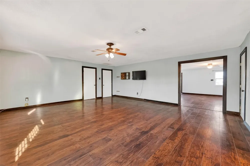 1910 Duncan Drive Oyster Creek, TX 77541