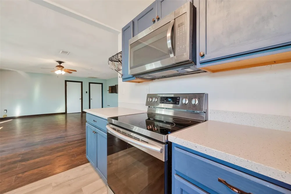1910 Duncan Drive Oyster Creek, TX 77541