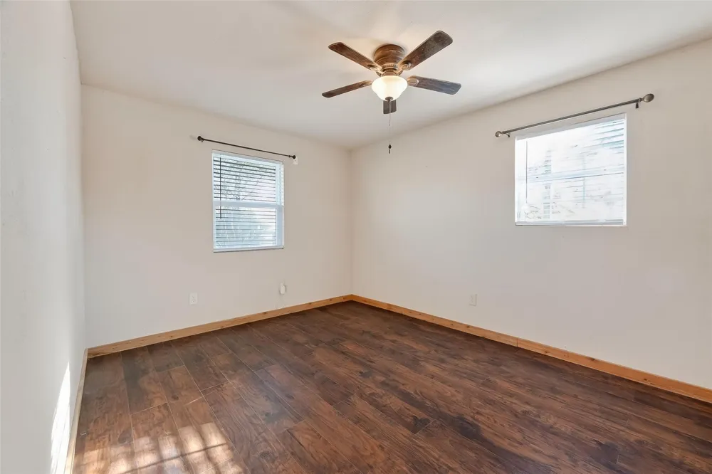1910 Duncan Drive Oyster Creek, TX 77541