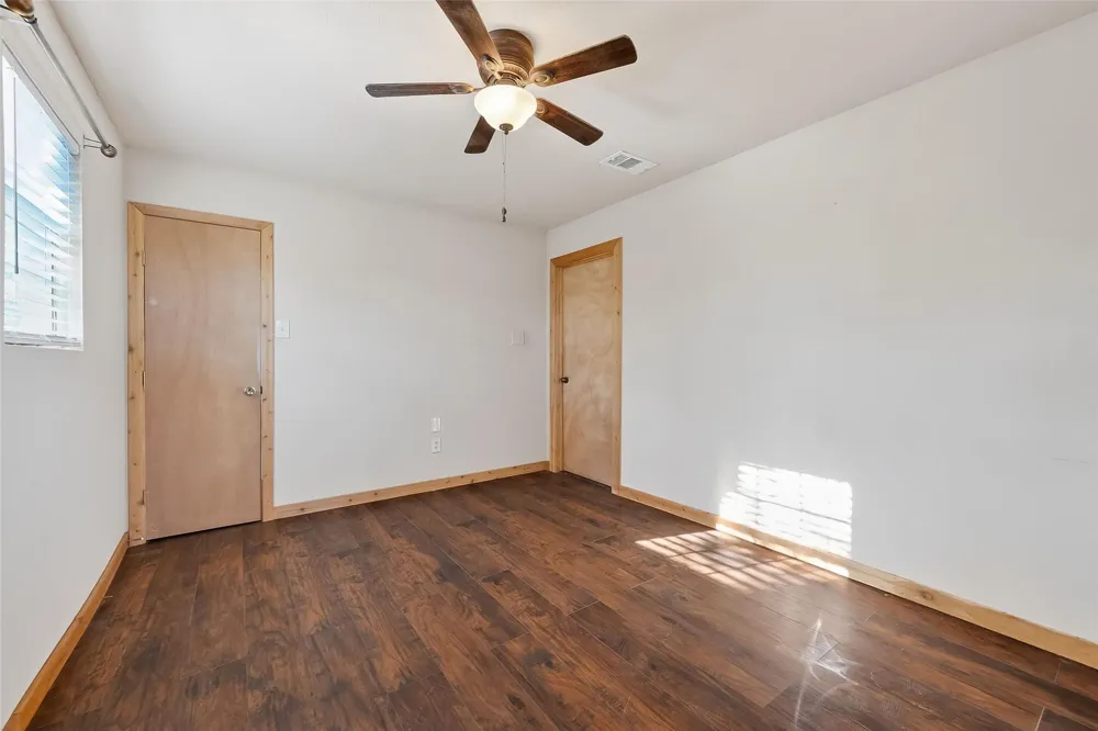 1910 Duncan Drive Oyster Creek, TX 77541