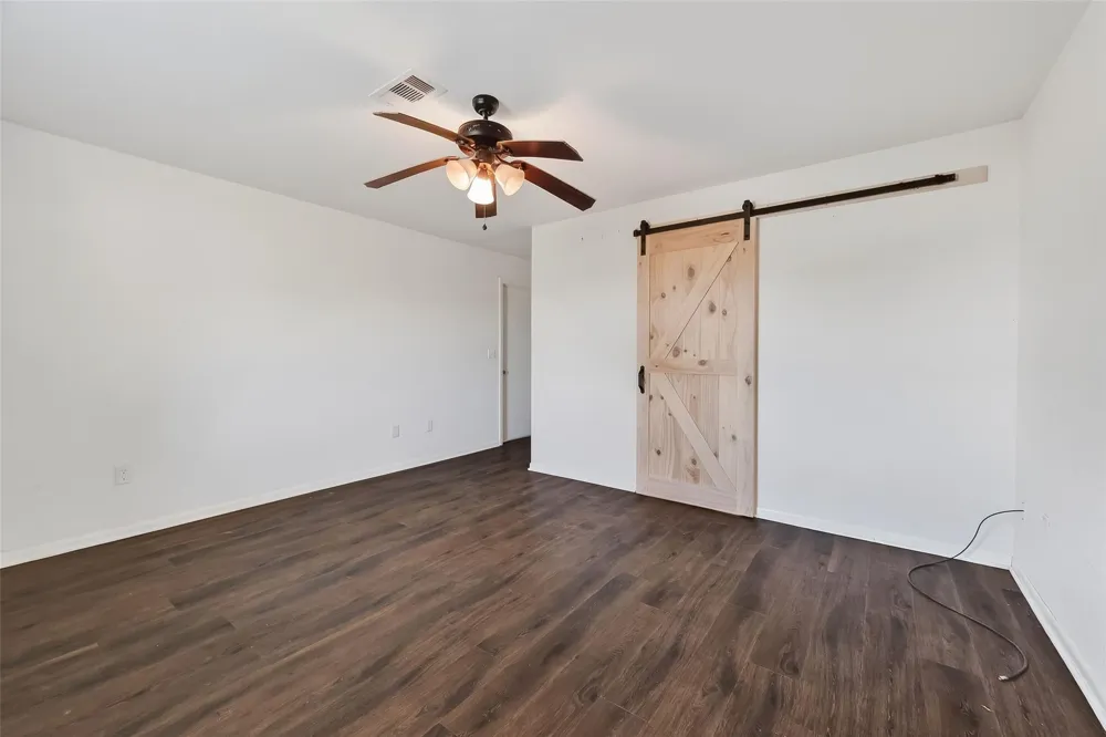 1910 Duncan Drive Oyster Creek, TX 77541