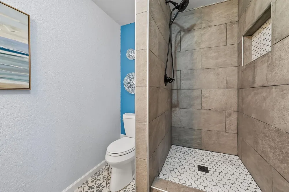 1910 Duncan Drive Oyster Creek, TX 77541