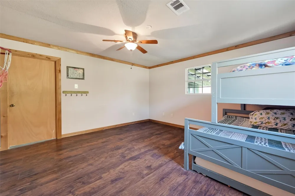 1910 Duncan Drive Oyster Creek, TX 77541