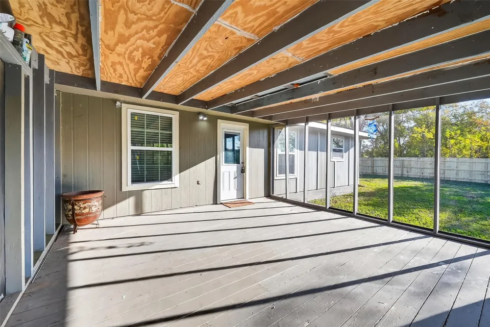 1910 Duncan Drive Oyster Creek, TX 77541
