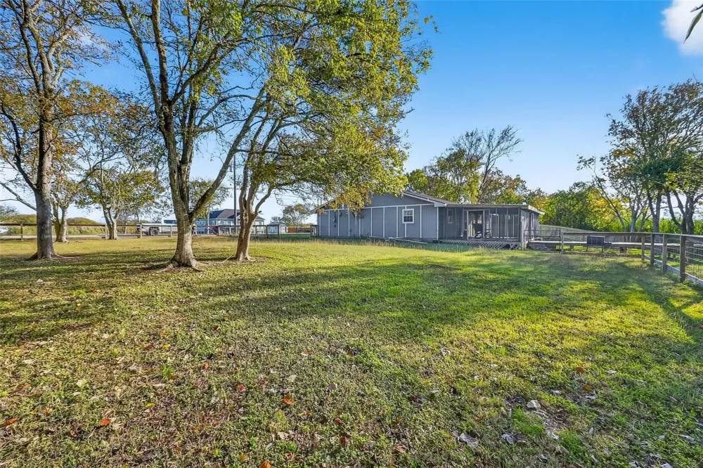 1910 Duncan Drive Oyster Creek, TX 77541