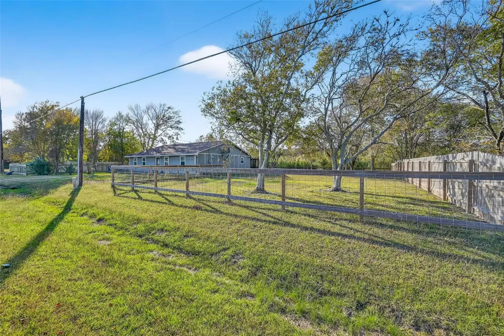 1910 Duncan Drive Oyster Creek, TX 77541