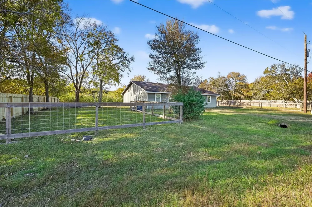 1910 Duncan Drive Oyster Creek, TX 77541