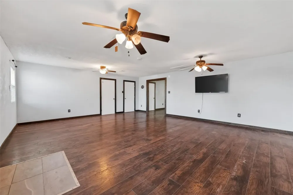 1910 Duncan Drive Oyster Creek, TX 77541