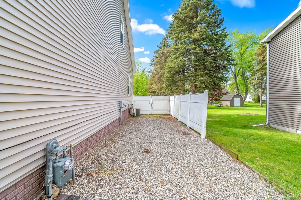 301 Case Street Jonesville, MI 49250