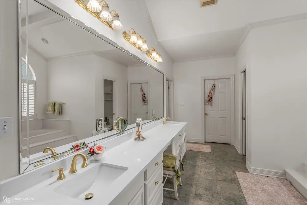 400 Crouch Road Benton, LA 71006