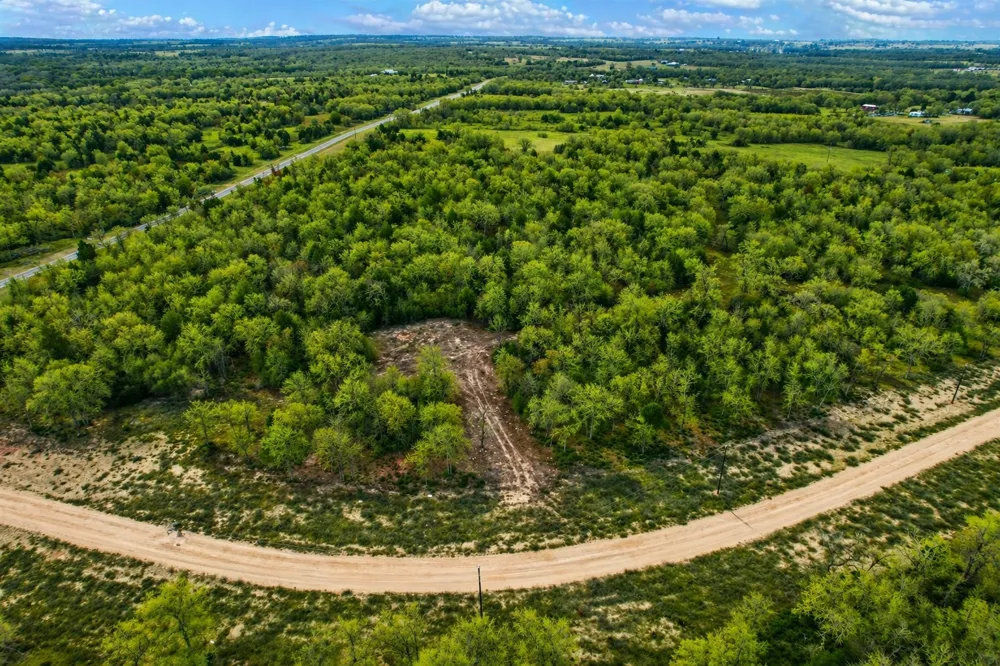 1215 Walleye Creek Trail Lexington, TX 78947