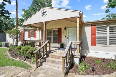 7406 Lakeview Drive