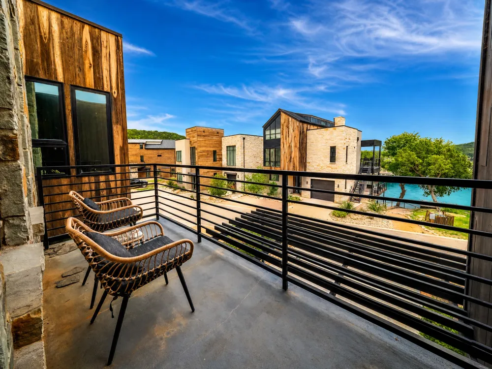 12 Breakwater Bend Graford, TX 76449