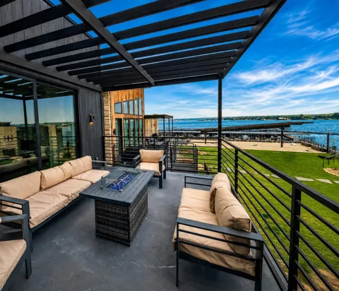12 Breakwater Bend