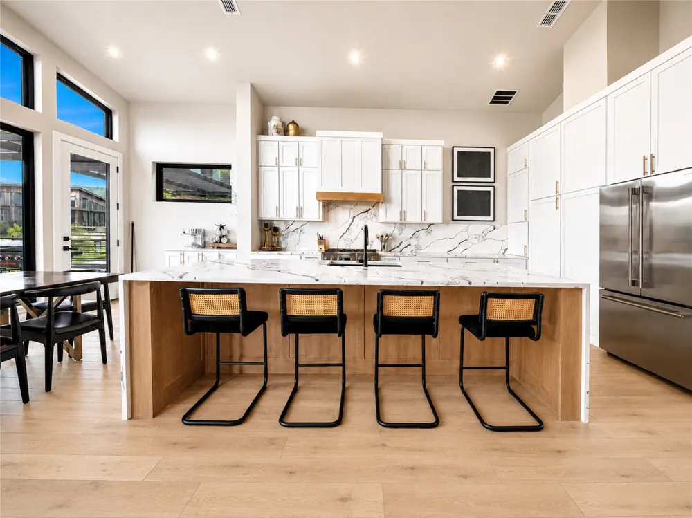 12 Breakwater Bend Graford, TX 76449