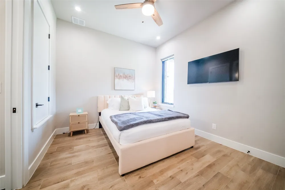 12 Breakwater Bend Graford, TX 76449