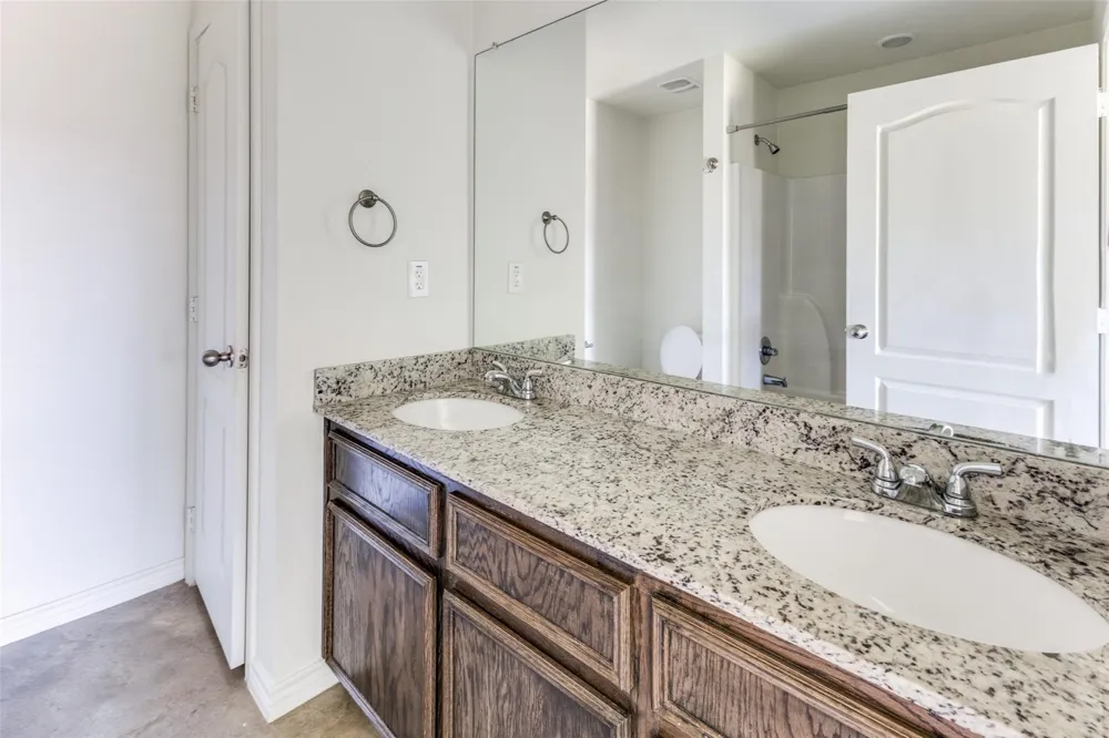 6011 Amelia Earhart Boulevard #B Killeen, TX 76543