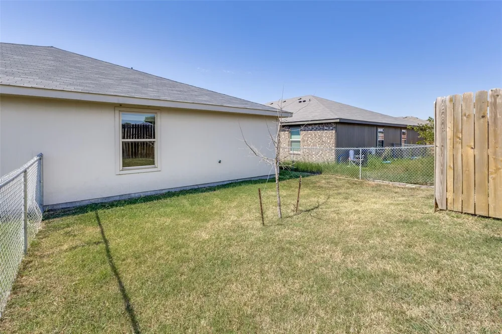 6011 Amelia Earhart Boulevard #B Killeen, TX 76543