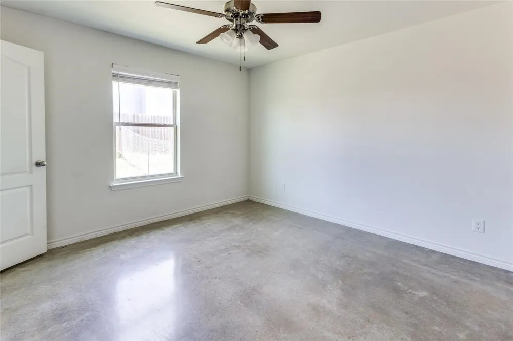 6011 Amelia Earhart Boulevard #B Killeen, TX 76543