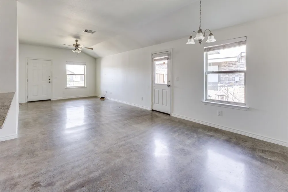 6011 Amelia Earhart Boulevard #B Killeen, TX 76543
