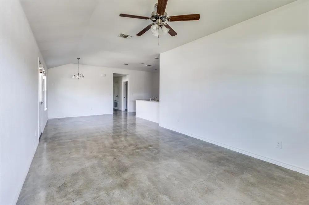 6011 Amelia Earhart Boulevard #B Killeen, TX 76543