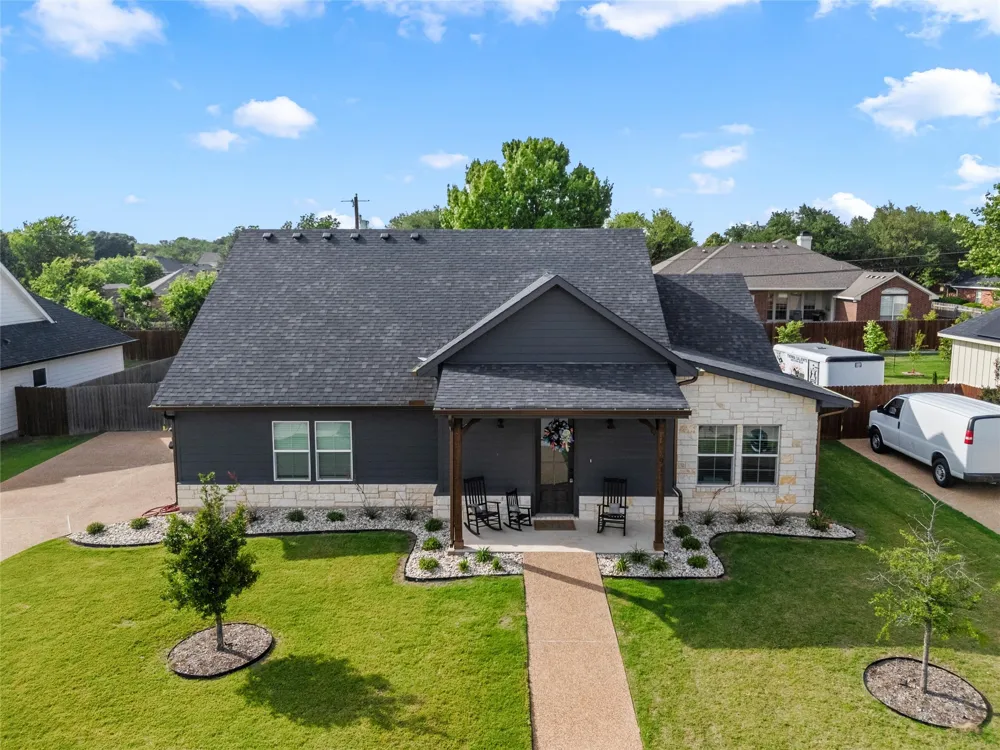 913 Day Star Drive Hewitt, TX 76643