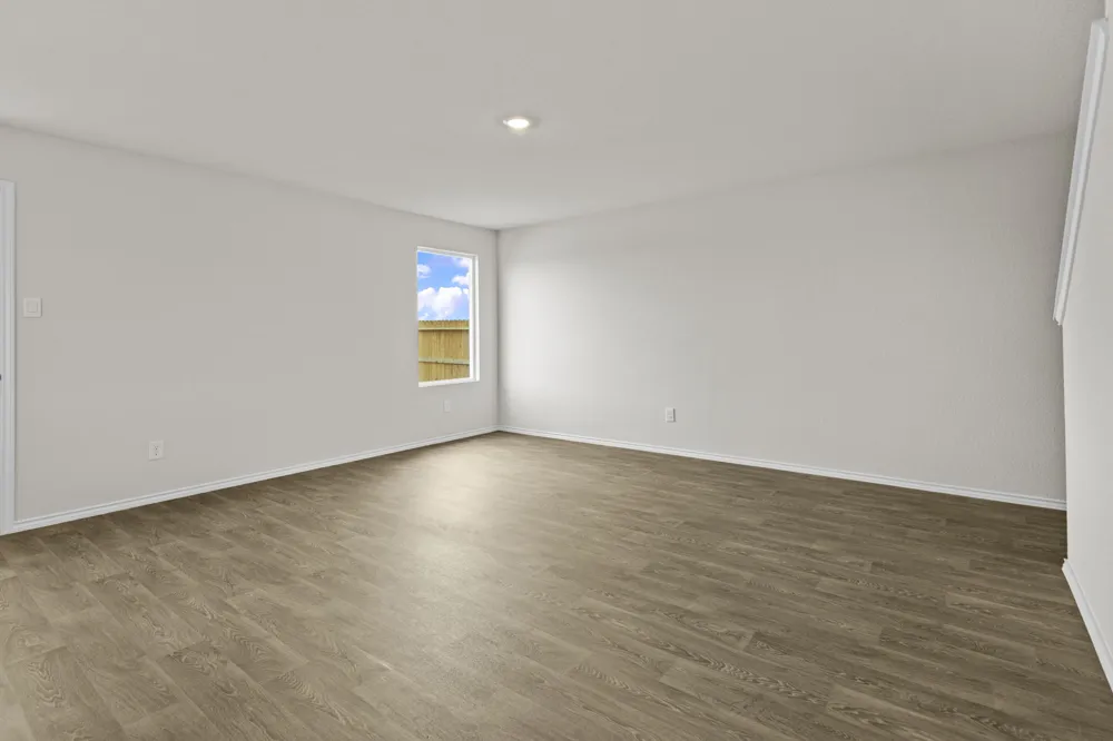 2121 Windflower Lane Luling, TX 78648