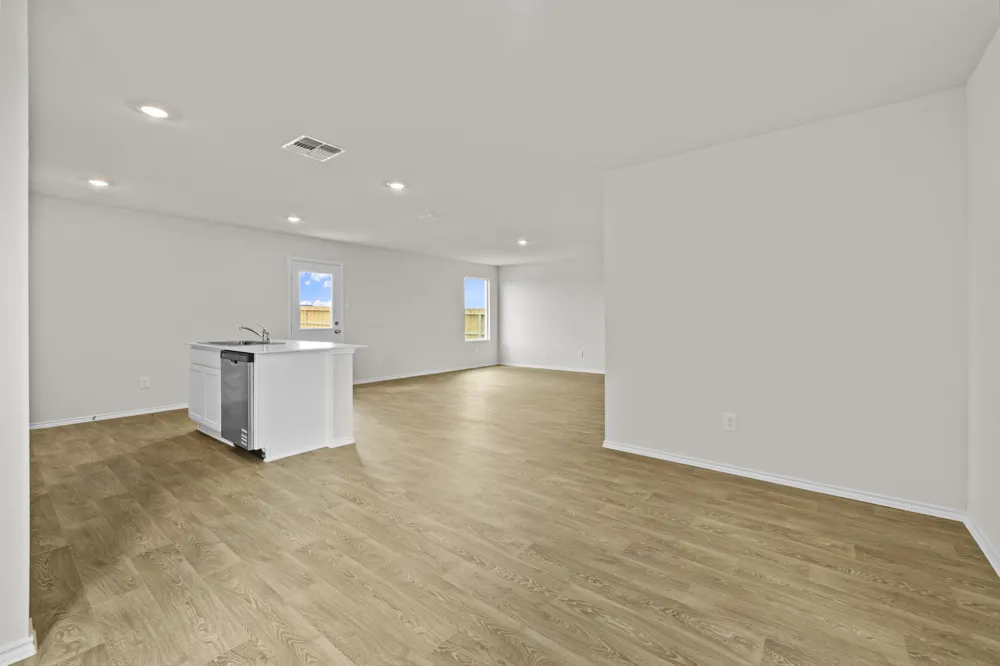 2121 Windflower Lane Luling, TX 78648