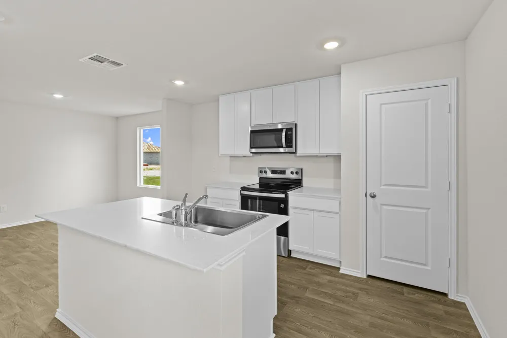 2121 Windflower Lane Luling, TX 78648