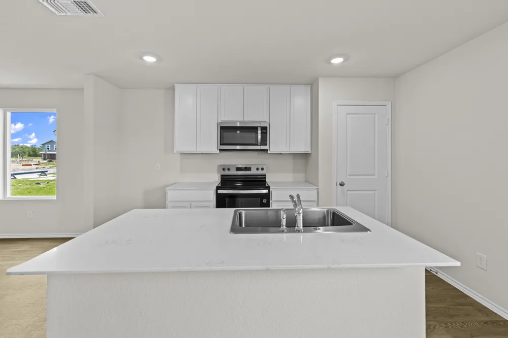 2121 Windflower Lane Luling, TX 78648