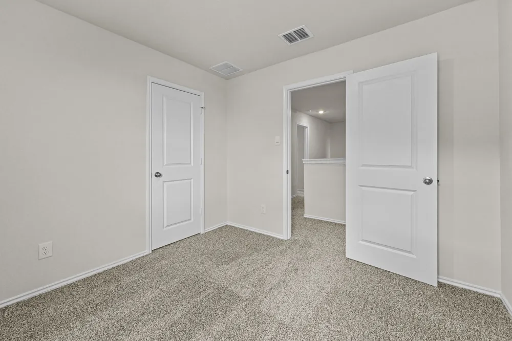 2121 Windflower Lane Luling, TX 78648