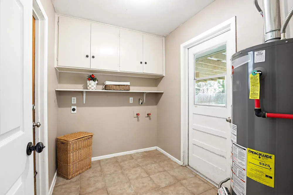 125 Glendale Street Luling, TX 78648