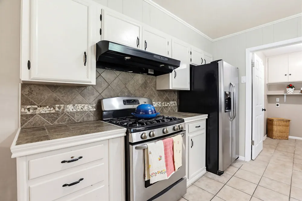 125 Glendale Street Luling, TX 78648