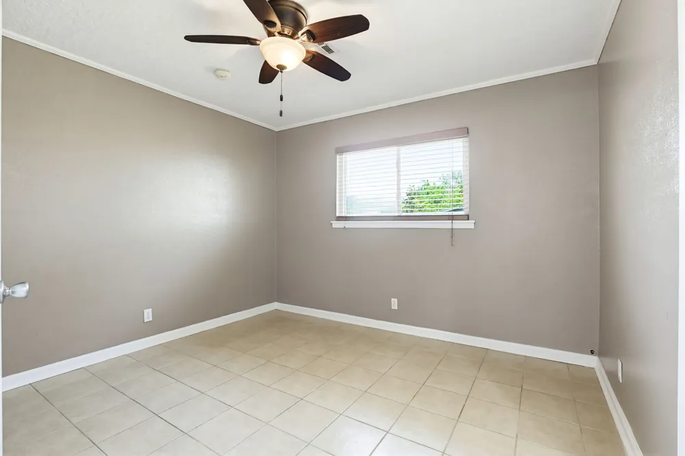 125 Glendale Street Luling, TX 78648