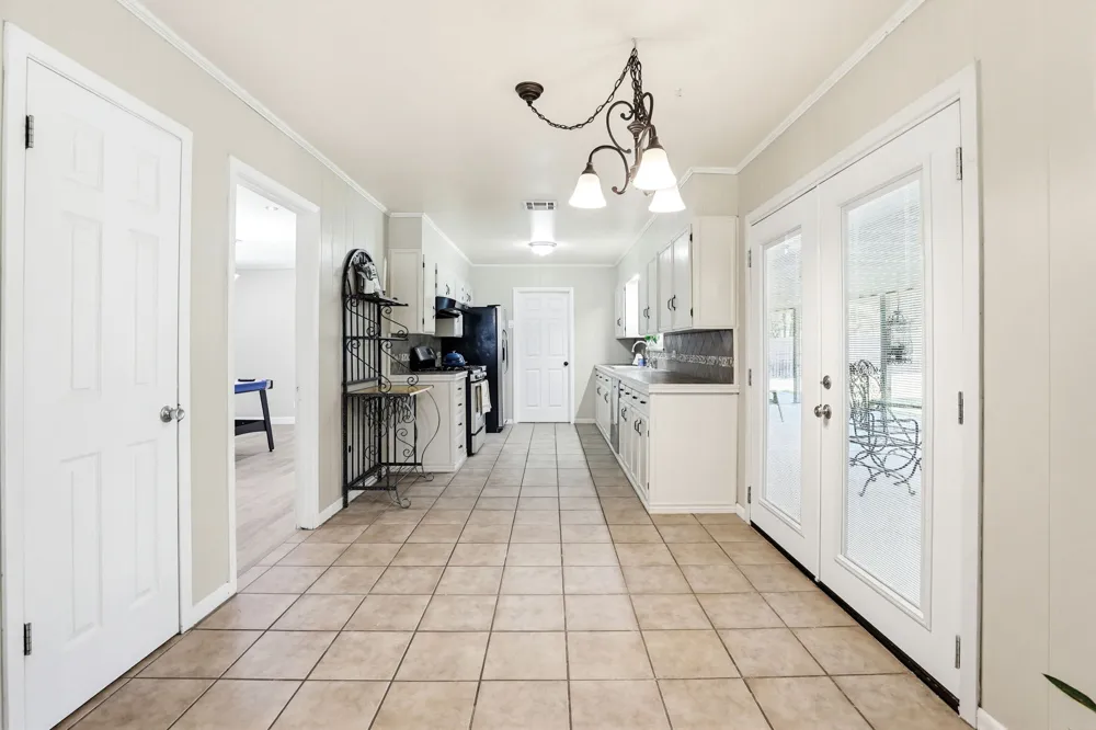 125 Glendale Street Luling, TX 78648