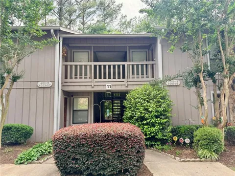 4005 Woodridge Way