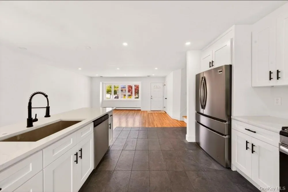 8 Whitebirch Lane Commack, NY 11725