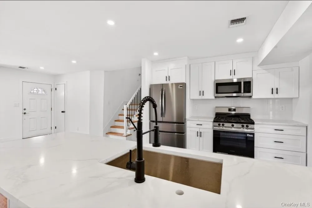 8 Whitebirch Lane Commack, NY 11725