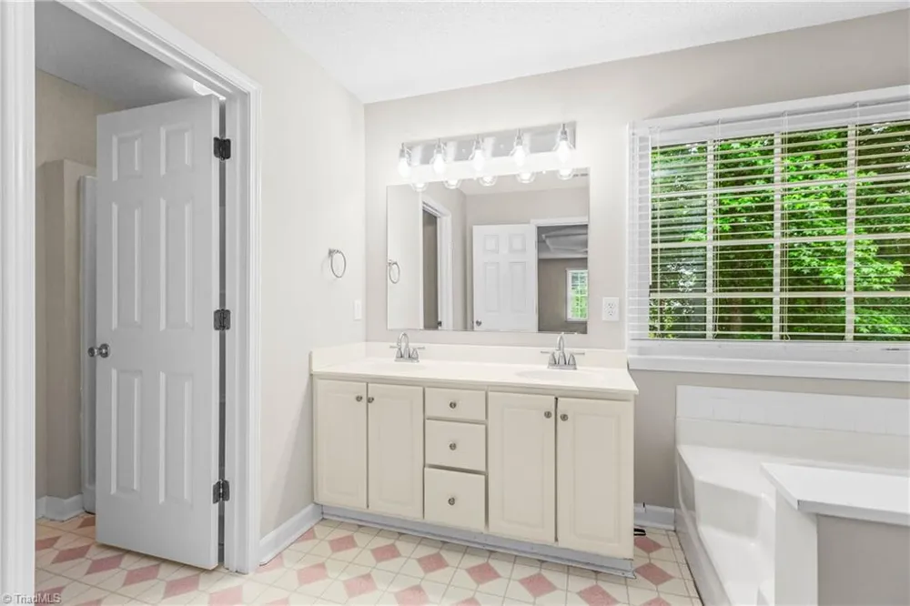 7088 Orchard Path Drive Clemmons, NC 27012