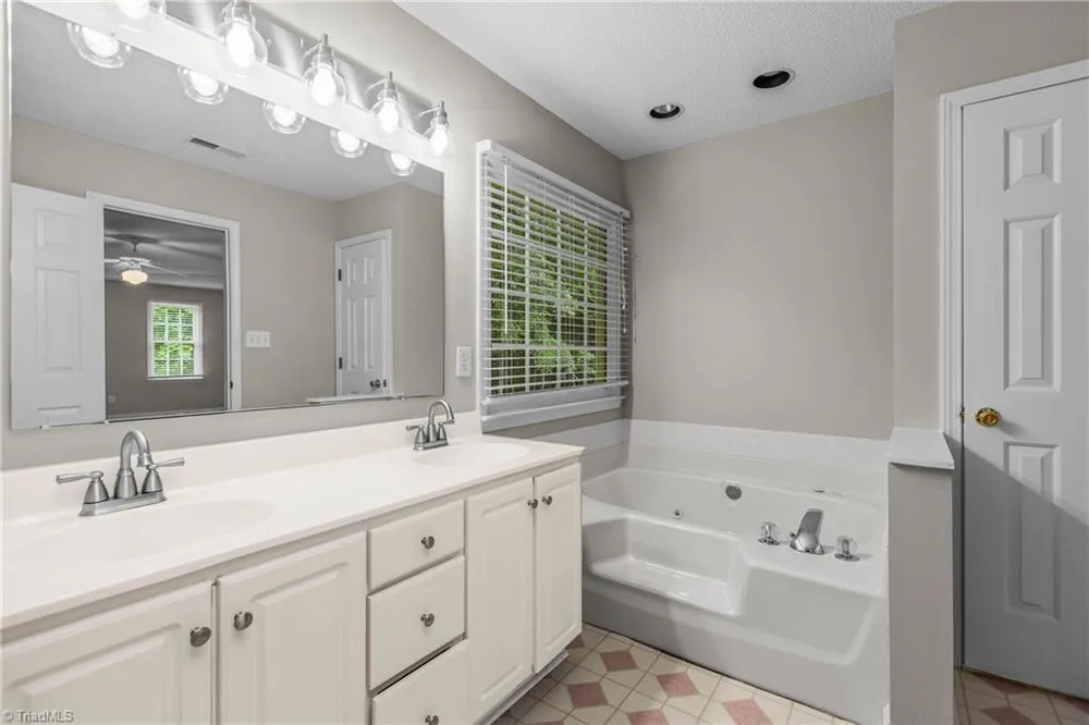 7088 Orchard Path Drive Clemmons, NC 27012